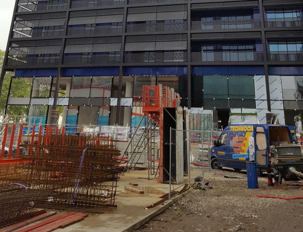 Putzmeister  Pompe à piston P 718 pour les chantiers de chape fluide